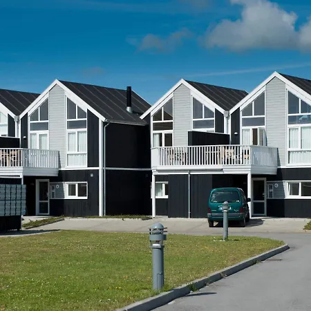 Holiday home Liv Lokken