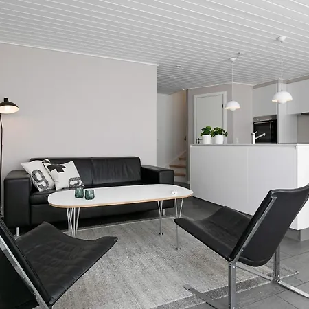 8 Person On A In 펜션 *